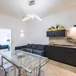 Chiaia Boutique Flat On Pedestrian Area By Napoliapartments Apartamento Nápoles