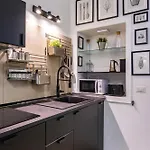 Chiaia Boutique Flat On Pedestrian Area By Napoliapartments Apartamento Nápoles