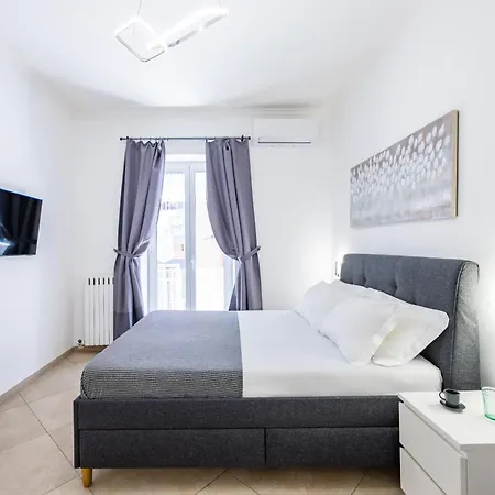 Chiaia Boutique Flat On Pedestrian Area By Napoliapartments Apartamento *