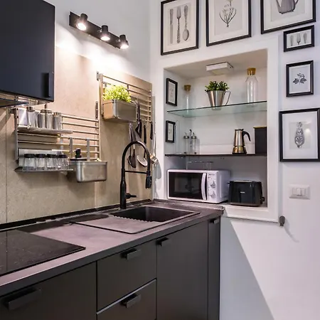 Chiaia Boutique Flat On Pedestrian Area By Napoliapartments * Naples