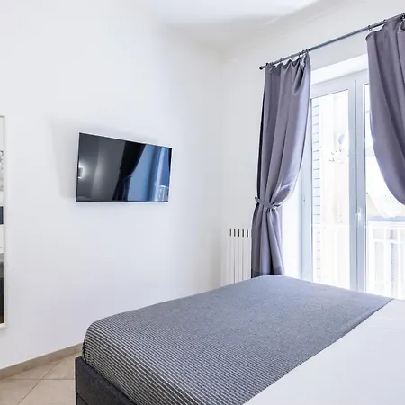Appartement Chiaia Boutique Flat On Pedestrian Area By Napoliapartments Naples